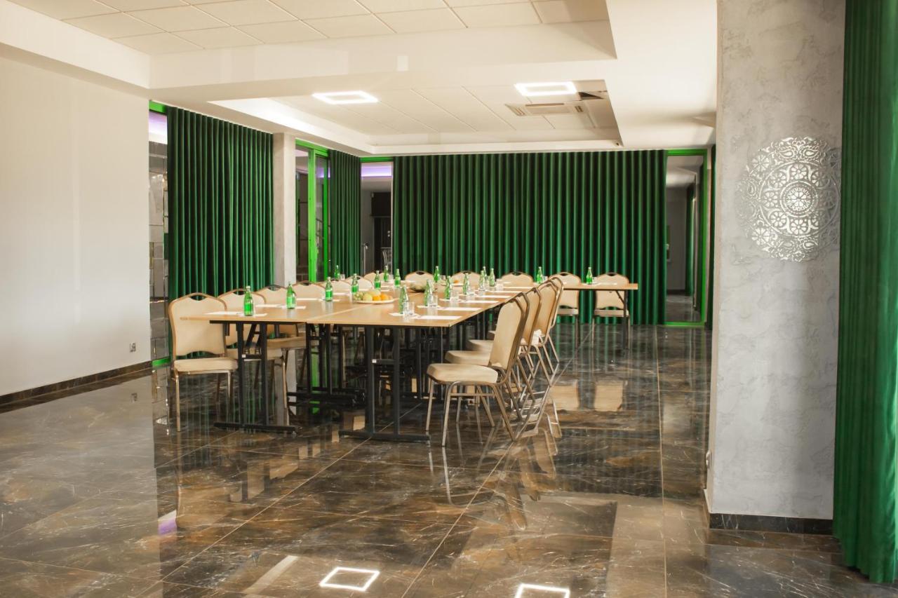 Hotel Promenada Biznes & Wypoczynek Radom Extérieur photo