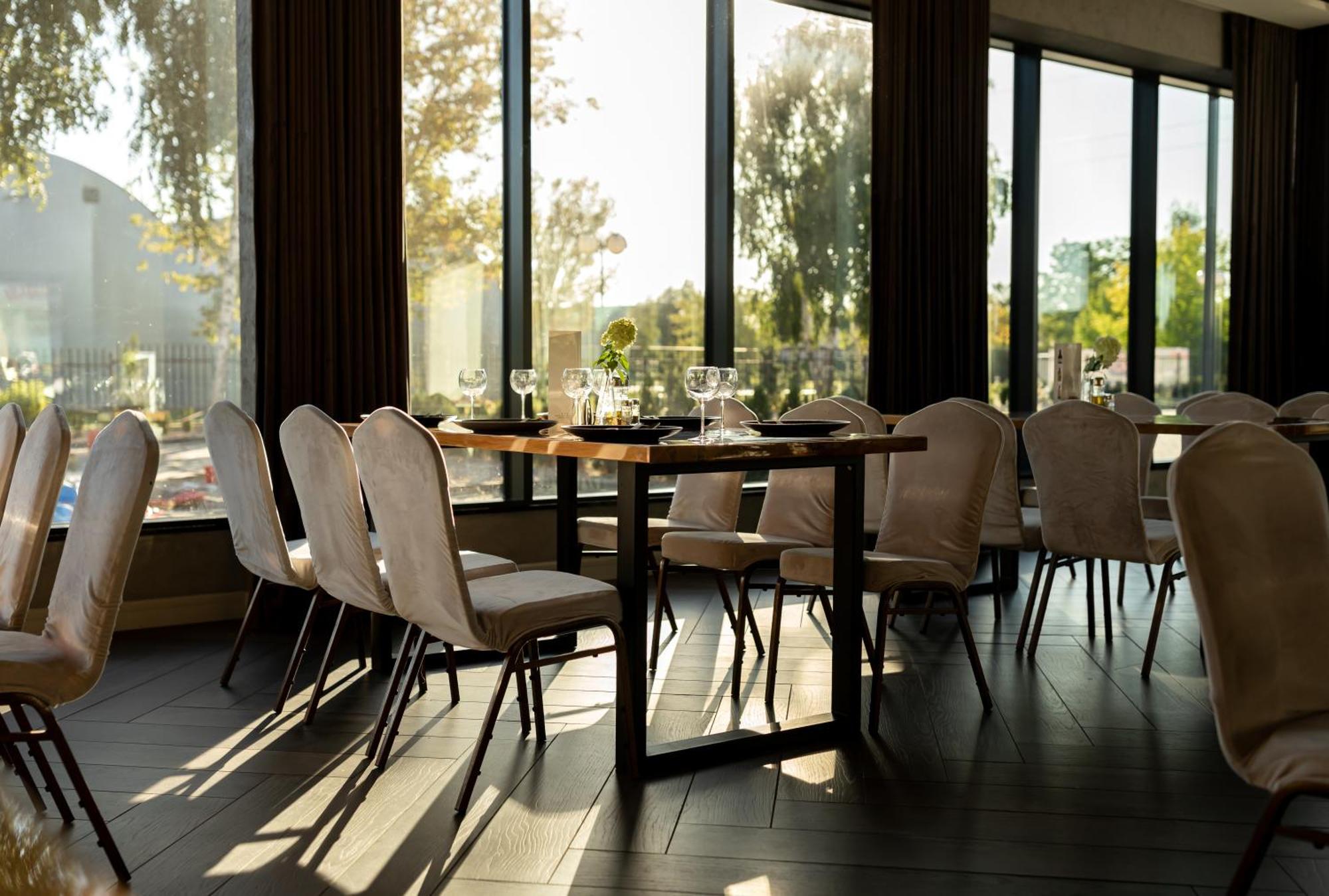 Hotel Promenada Biznes & Wypoczynek Radom Extérieur photo