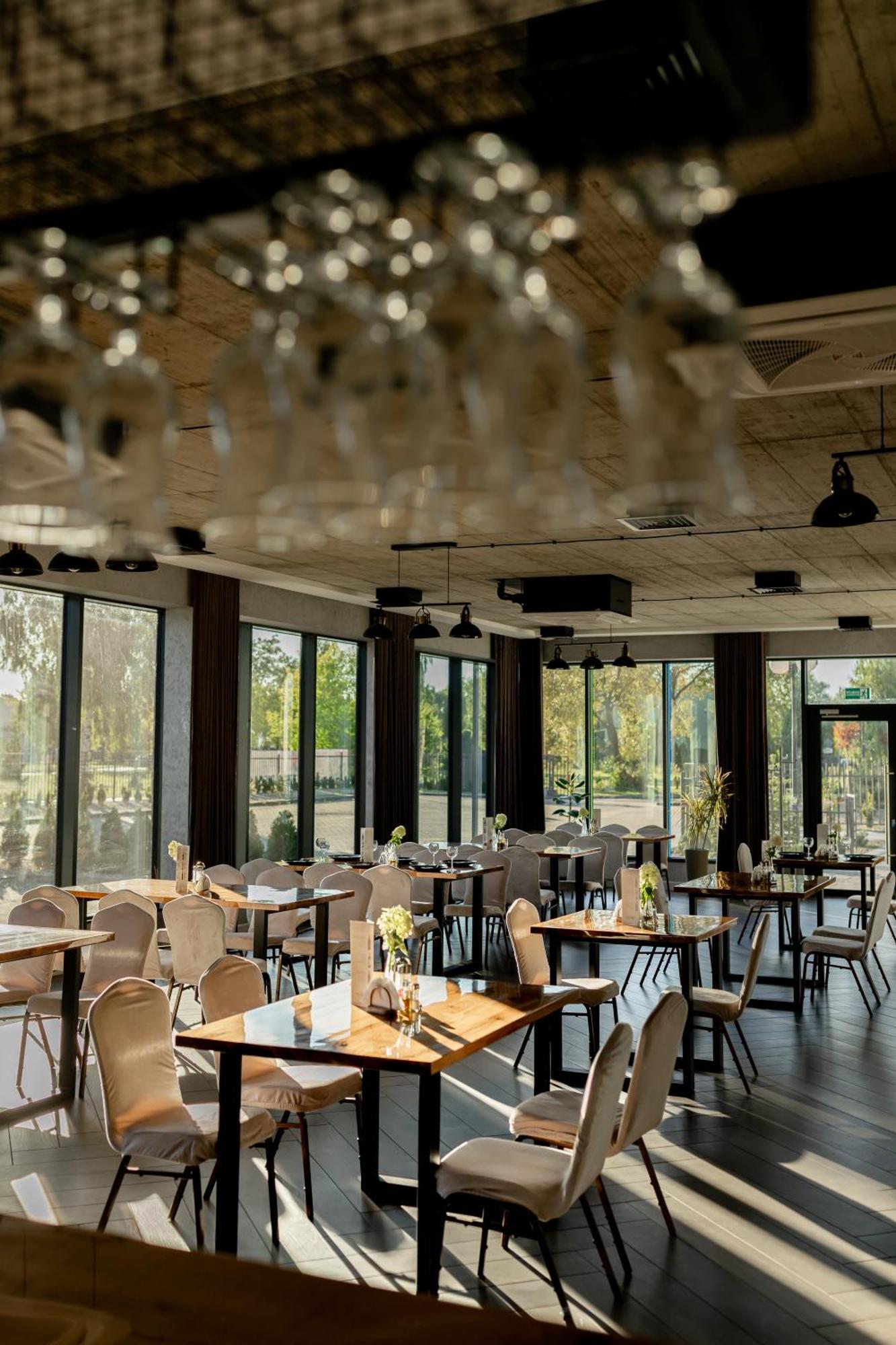 Hotel Promenada Biznes & Wypoczynek Radom Extérieur photo