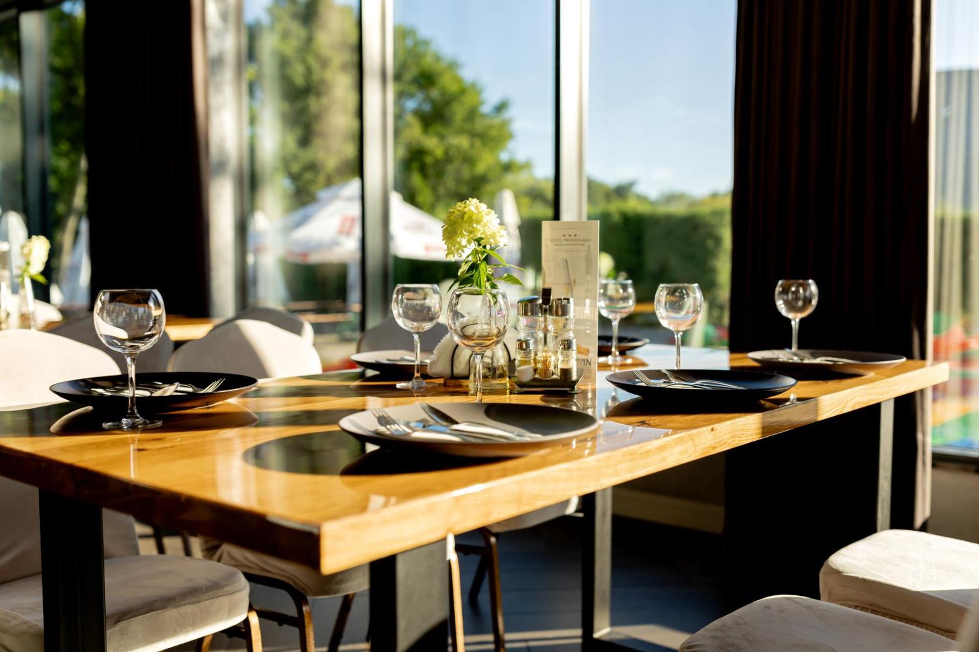 Hotel Promenada Biznes & Wypoczynek Radom Extérieur photo