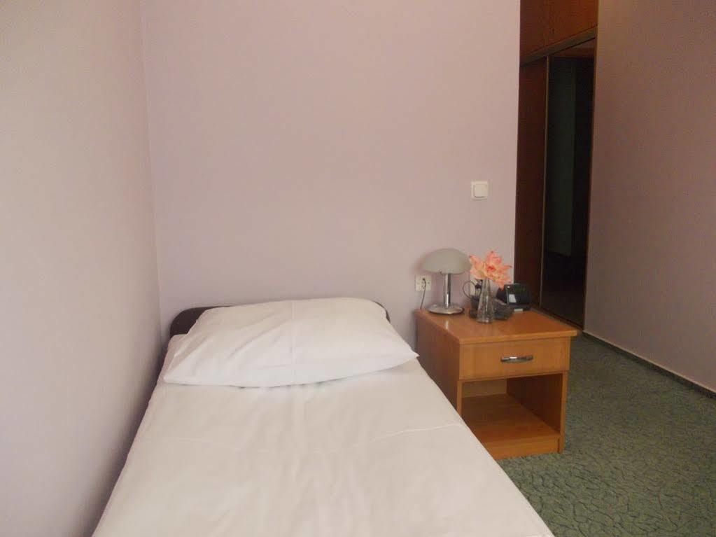 Hotel Promenada Biznes & Wypoczynek Radom Extérieur photo